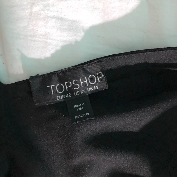 ✨TOPSHOP BEADED TOP✨ SLEEVELESS - Picture 3 of 3